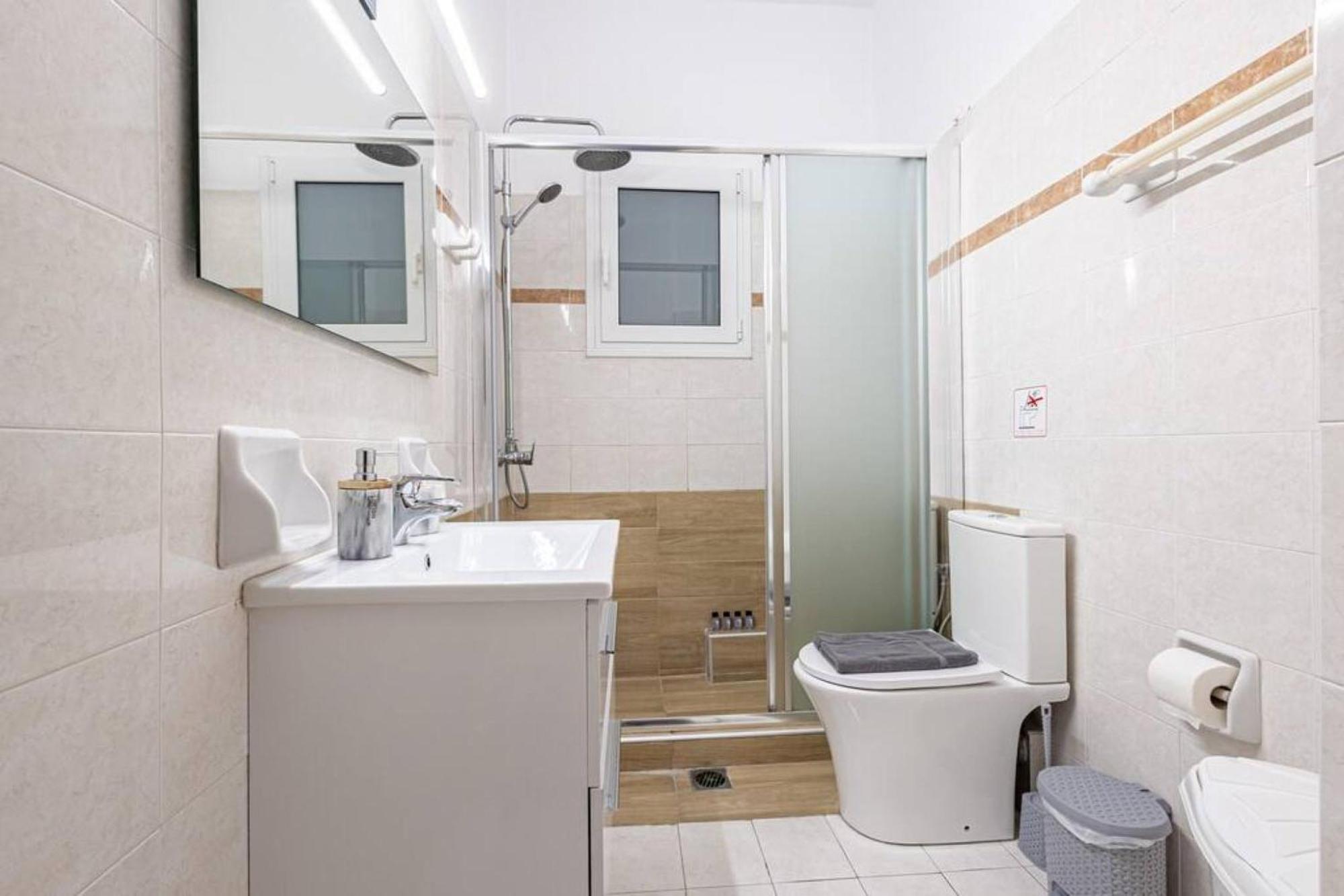 Acropolis Stylish 2Br Apartment - Center Of Atene Esterno foto